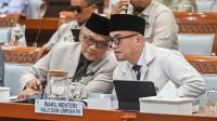 Disorot karena Nepotisme, Dua Anak Menhaj Mundur